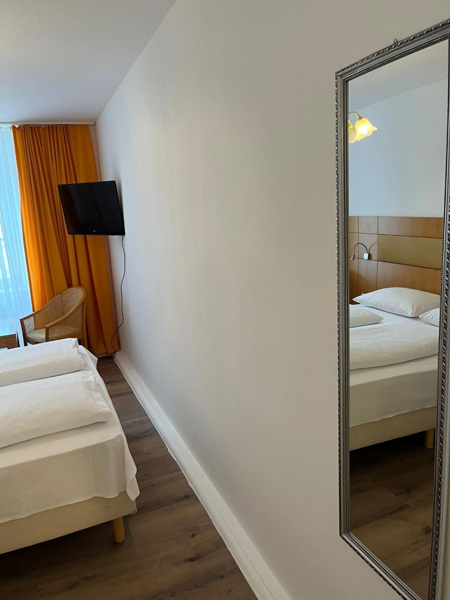 City Hotel Post 22 Braunau am Inn Exterior photo